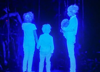 Documental de supervivencia, niños indígenas, accidente aéreo en la selva, supervivencia en la selva amazónica, operación de rescate, conocimientos ancestrales, resiliencia y esperanza, supervivencia infantil, historia real, peligros de la selva, Amazonía colombiana, accidente de avión 2023, rescate de niños en el Amazonas.